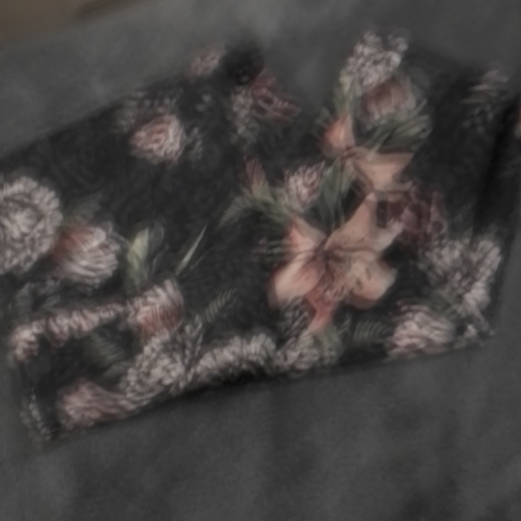 956-39) Evolution and Reaction women's Capri leggings - Picture 2 of 5